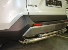 Защита заднего бампера на Toyota RAV4 фото 4