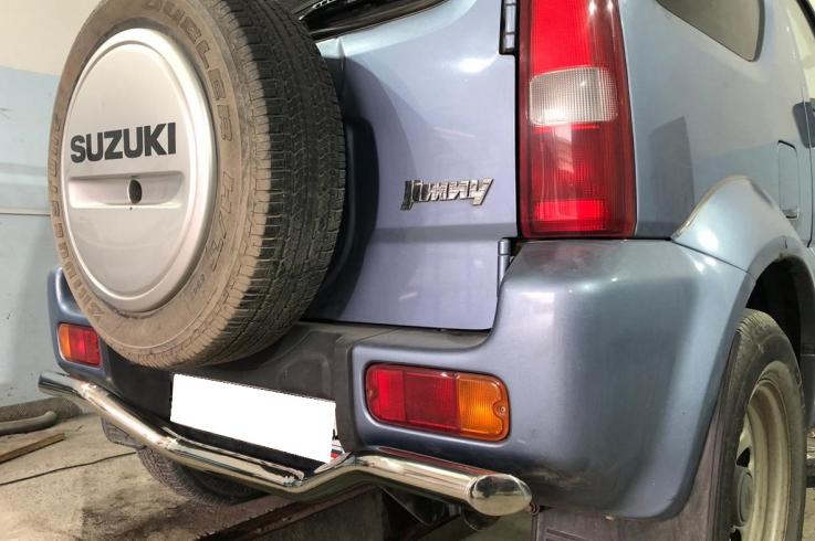 Защита заднего бампера на Suzuki Jimny фото 1