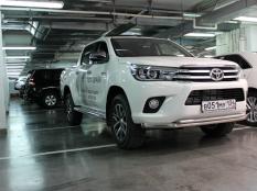 Защита переднего бампера на Toyota Hilux фото 6