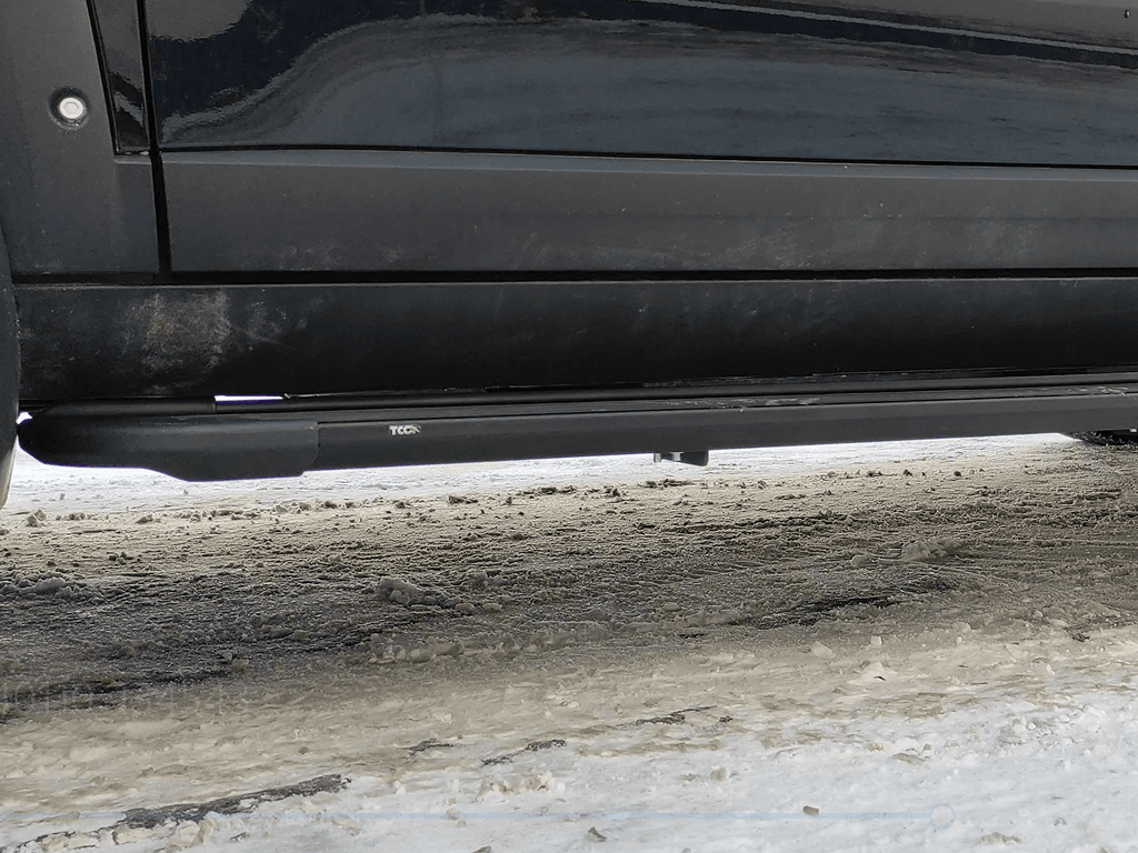 Пороги алюминиевые "Slim Line Black" 1820 мм на Haval Dargo