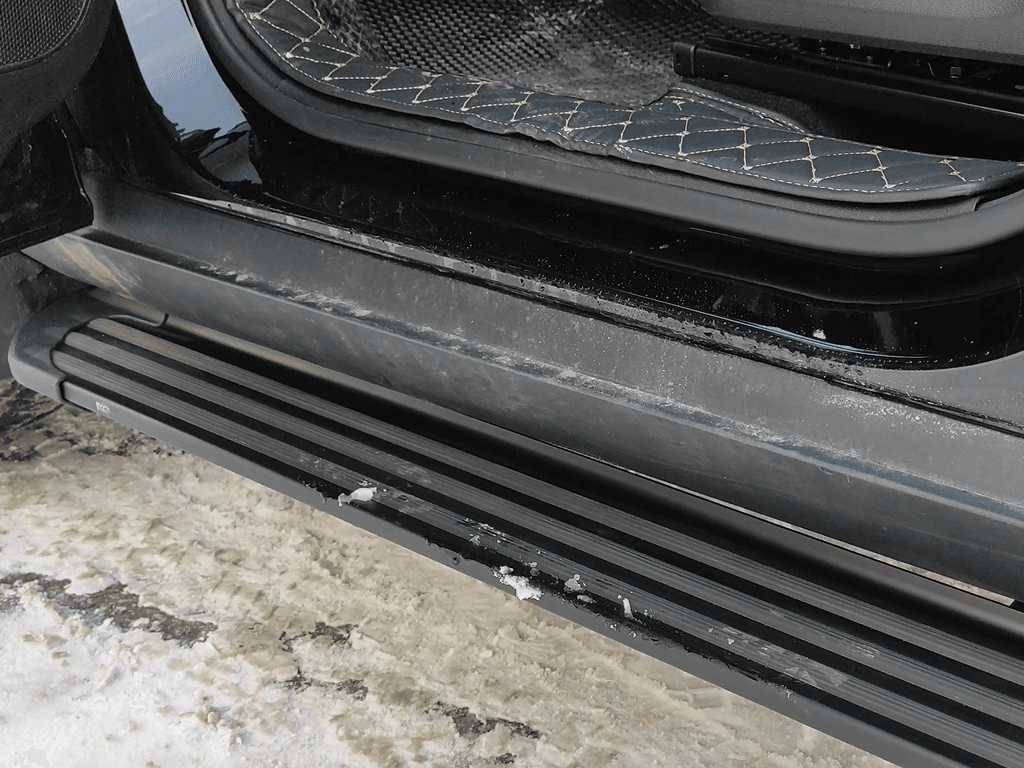 Пороги алюминиевые "Slim Line Black" 1820 мм на Haval Dargo