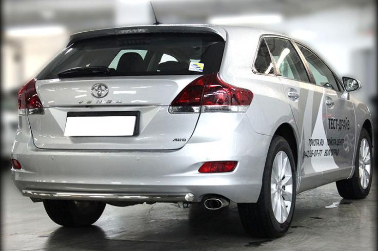Защита заднего бампера на Toyota Venza фото 1