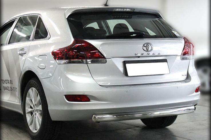 Защита заднего бампера на Toyota Venza фото 1