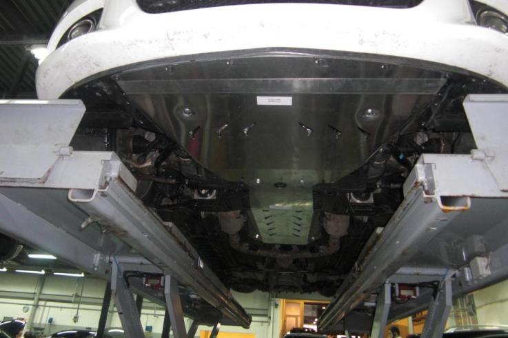 Защита картера двигателя и КПП на Infiniti QX70 (FX35, FX37, FX30d, FX50) фото 1