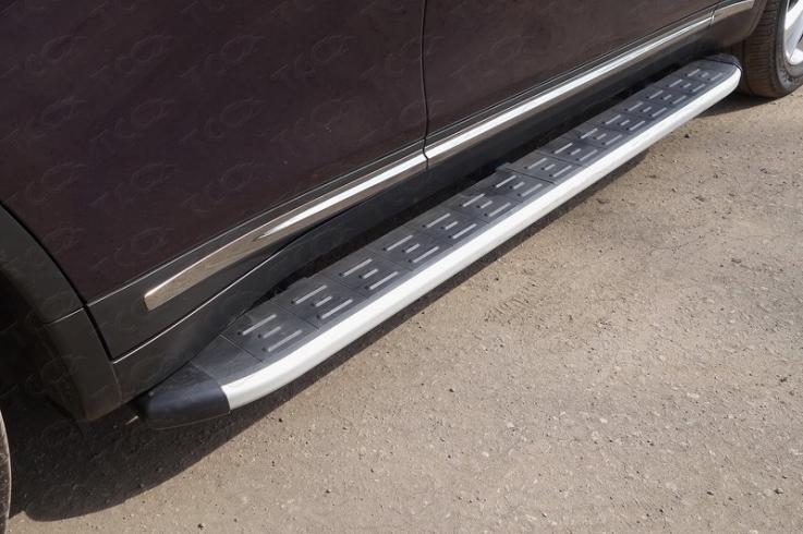 Пороги и боковые трубы на Infiniti QX70 (FX35, FX37, FX30d, FX50) фото 1