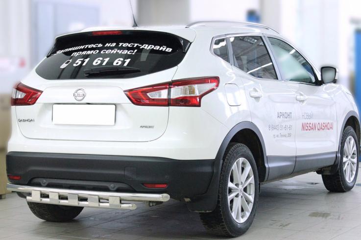 Защита заднего бампера на Nissan Qashqai фото 1