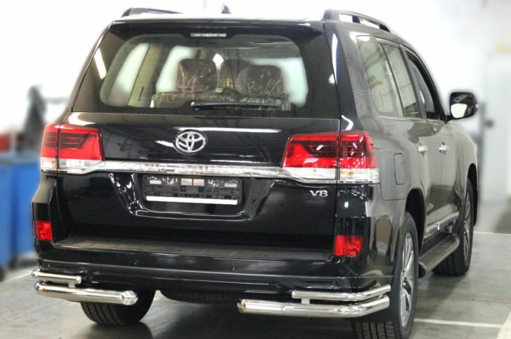 Защита заднего бампера на Toyota Land Cruiser 200 Executive фото 1