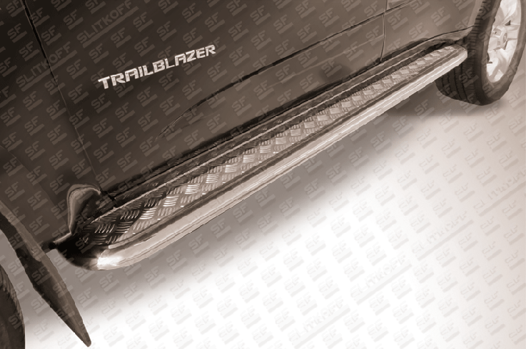 Пороги и боковые трубы на Chevrolet Trail Blazer фото 1