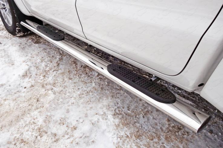 Пороги и боковые трубы на Volkswagen Amarok фото 1