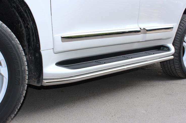 Пороги и боковые трубы на Toyota Land Cruiser 200 Executive фото 1