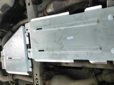 Защита картера двигателя и КПП на Toyota Land Cruiser 200 Executive фото 22