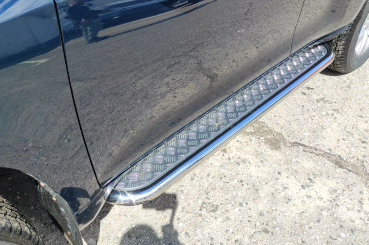Пороги и боковые трубы на Toyota Land Cruiser Prado 150 фото 1