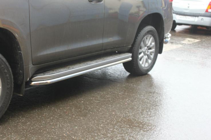 Пороги и боковые трубы на Toyota Land Cruiser Prado 150 фото 1