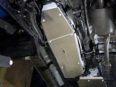 Защита картера двигателя и КПП на Toyota Fortuner фото 20