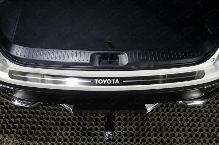 Накладки и молдинги на Toyota Highlander фото 1