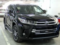 Пороги и боковые трубы на Toyota Highlander фото 7
