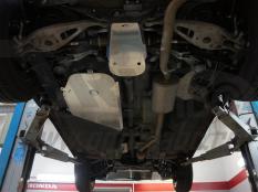 Защита картера двигателя и КПП на Honda CRV фото 9