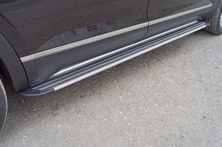 Пороги и боковые трубы на Volkswagen Teramont фото 1