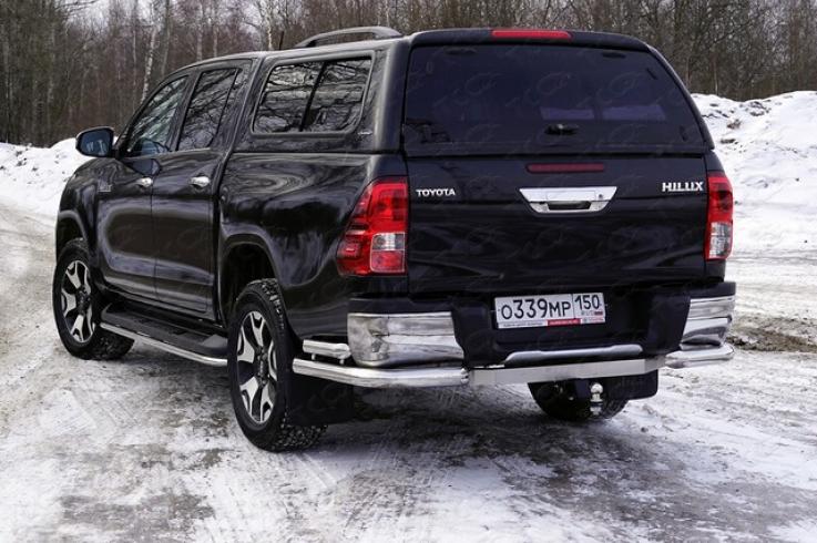 Защита заднего бампера на Toyota Hilux фото 1