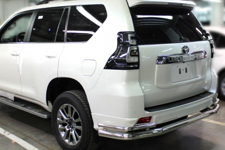 Защита заднего бампера на Toyota Land Cruiser Prado 150 Style фото 1