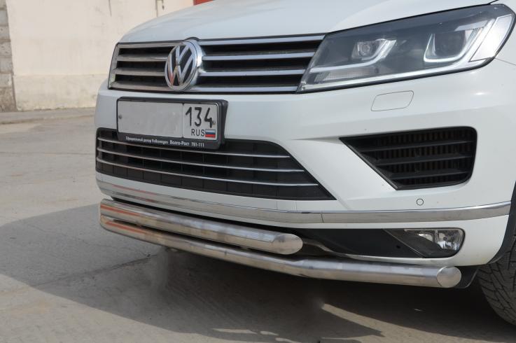 Защита переднего бампера на Volkswagen Touareg фото 1