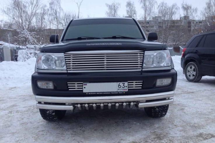 Защита переднего бампера на Toyota Land Cruiser 100 фото 1