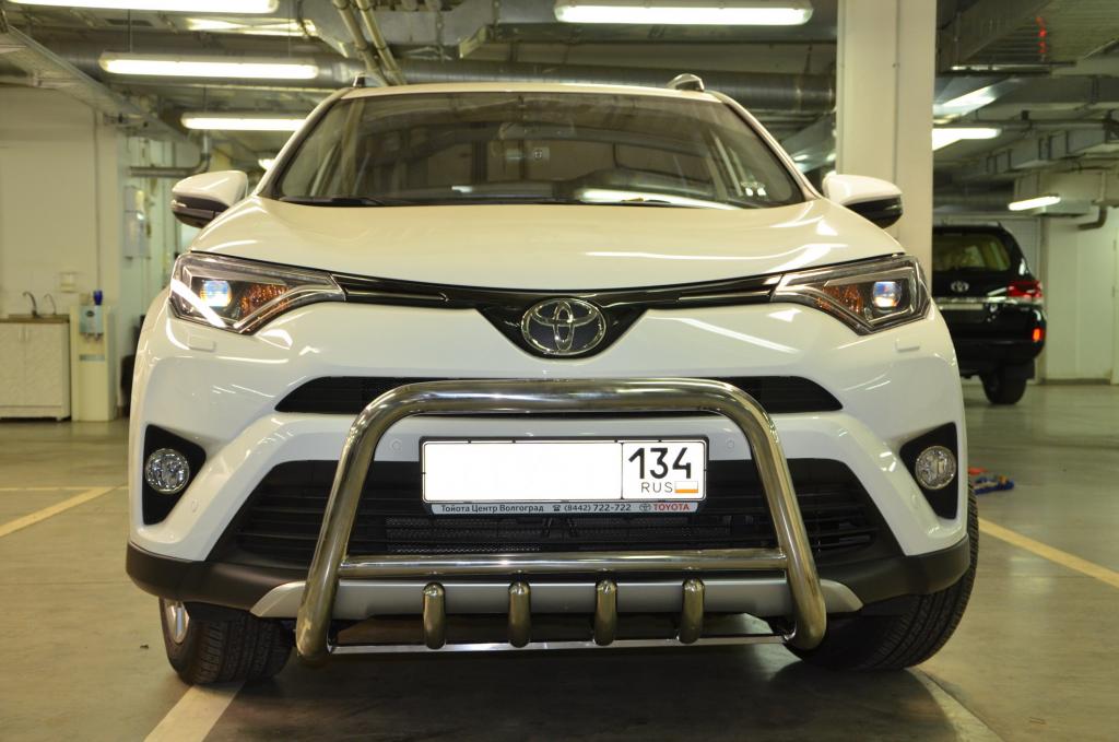 Защита переднего бампера на Toyota RAV4 фото 93