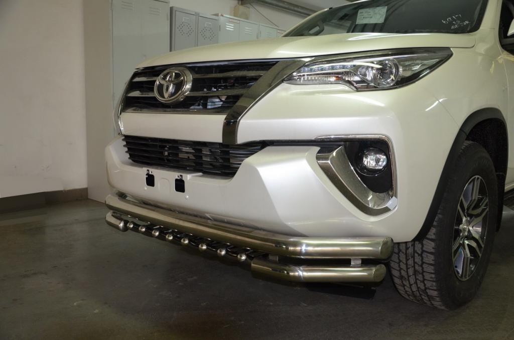 Защита переднего бампера на Toyota Fortuner фото 25