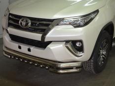 Защита переднего бампера на Toyota Fortuner фото 5