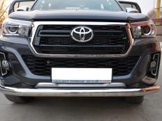 Защита переднего бампера на Toyota Hilux фото 3