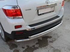 Защита заднего бампера на Toyota Highlander фото 3