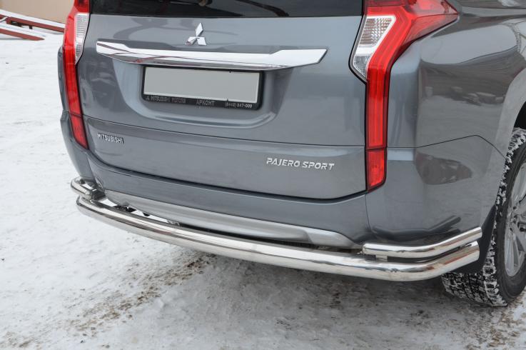 Защита заднего бампера на Mitsubishi Pajero Sport фото 1