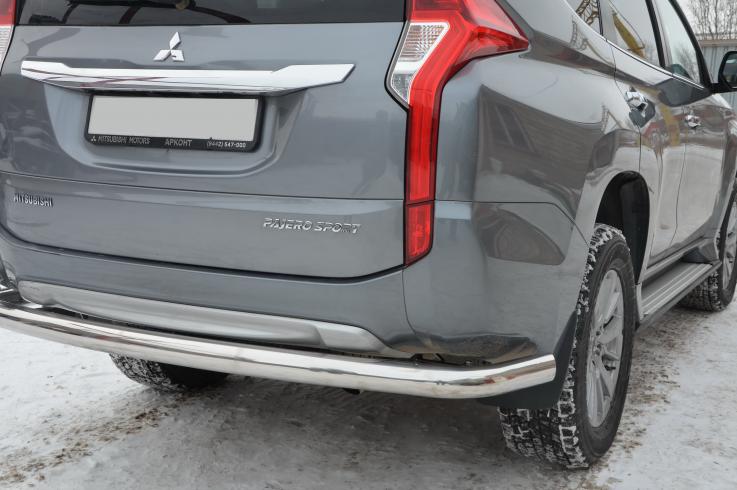 Защита заднего бампера на Mitsubishi Pajero Sport фото 1