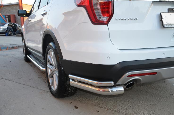 Защита заднего бампера на Ford Explorer фото 1