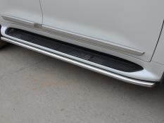 Пороги и боковые трубы на Toyota Land Cruiser 200 фото 5
