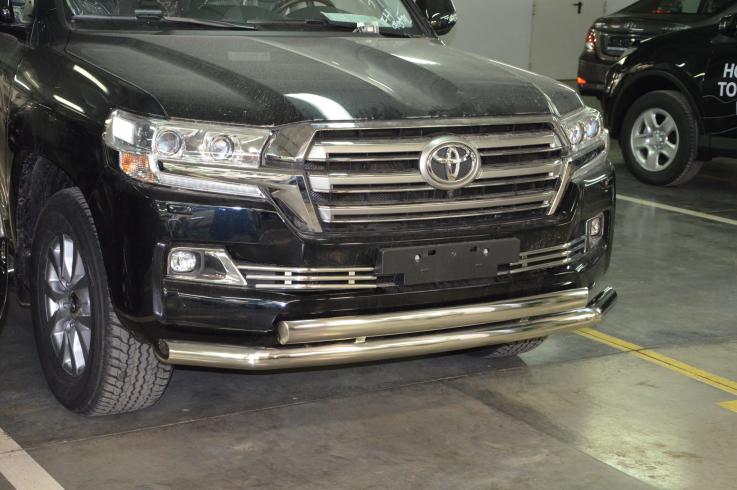 Защита переднего бампера на Toyota Land Cruiser 200 фото 1