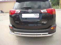 Защита заднего бампера на Toyota RAV4 фото 3