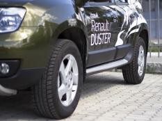 Накладки и молдинги на Renault Duster фото 11