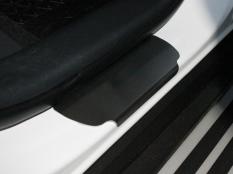 Накладки и молдинги на Toyota RAV4 фото 3