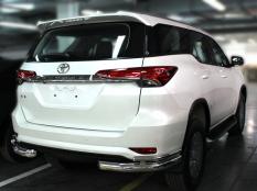 Защита заднего бампера на Toyota Fortuner фото 7