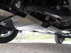 Защита картера двигателя и КПП на Toyota Hilux фото 6