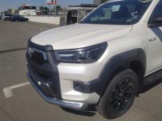 Защита переднего бампера на Toyota Hilux фото 4