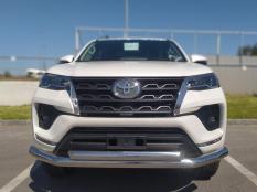 Защита переднего бампера на Toyota Fortuner фото 5
