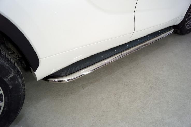 Пороги и боковые трубы на Toyota Highlander фото 1