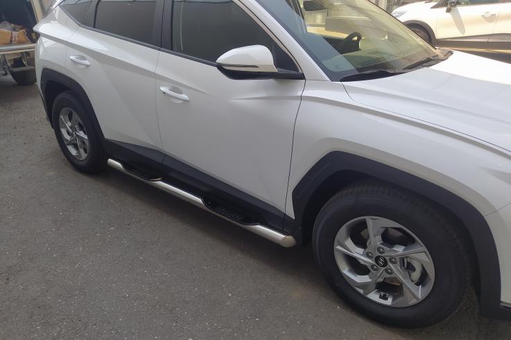 Пороги и боковые трубы на Hyundai Tucson фото 1