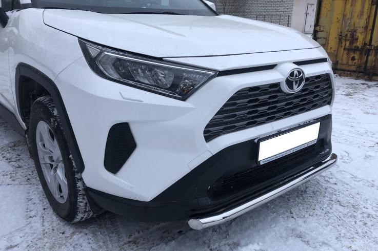 Защита переднего бампера на Toyota RAV4 фото 1