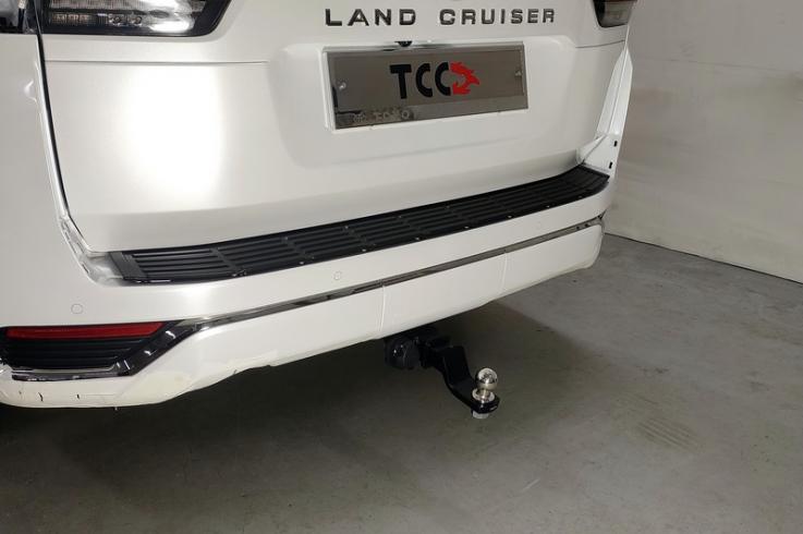 Фаркоп на Toyota Land Cruiser 300 70th Anniversary фото 1