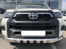 Защита переднего бампера на Toyota Hilux фото 7