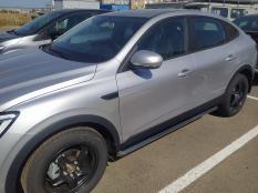 Пороги и боковые трубы на Renault Arkana фото 7