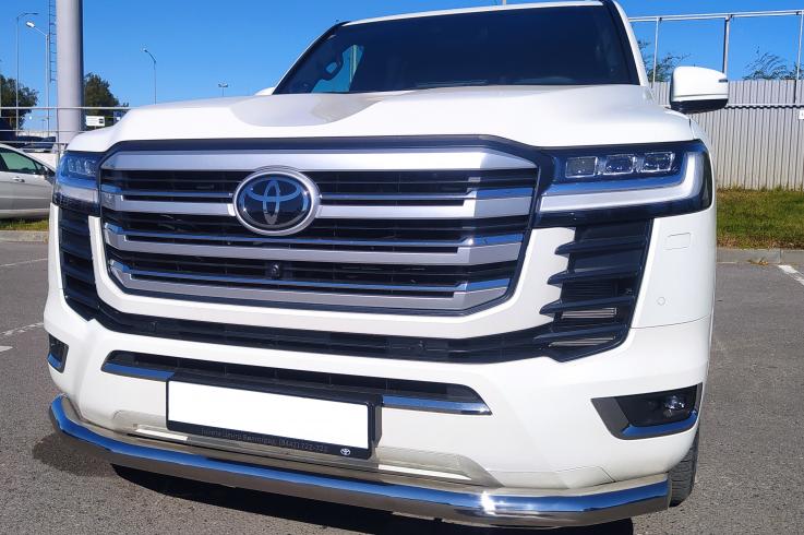 Защита переднего бампера на Toyota Land Cruiser 300 70th Anniversary фото 1